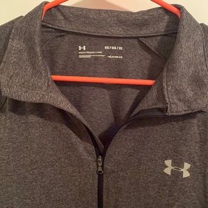 Women’s Underarmour Gray Sweatwicking long sleeve shirt